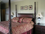 CRESTWOOD INN,
RESTAURANT AND SPA